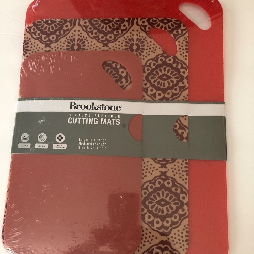 Brookstone 3 - Piece Flexible Cutting Mats. NEW
